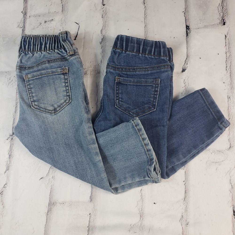 Bundle 2 Pairs of Oshkosh B'gosh Girls Jeans Size 12 Months